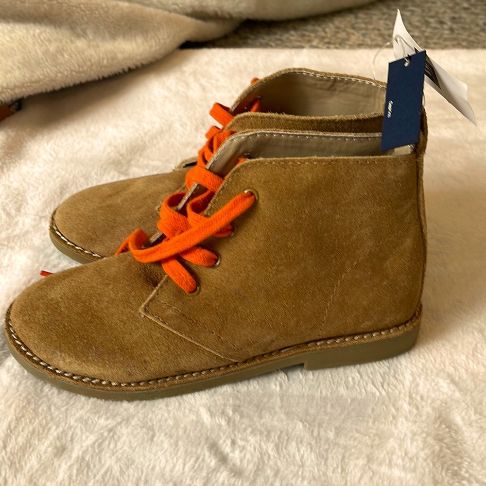 NWT GAP KIDS TAN SUEDE LEATHER CHUKKA BOOTS RUBBER SOLES KID 13 NEW